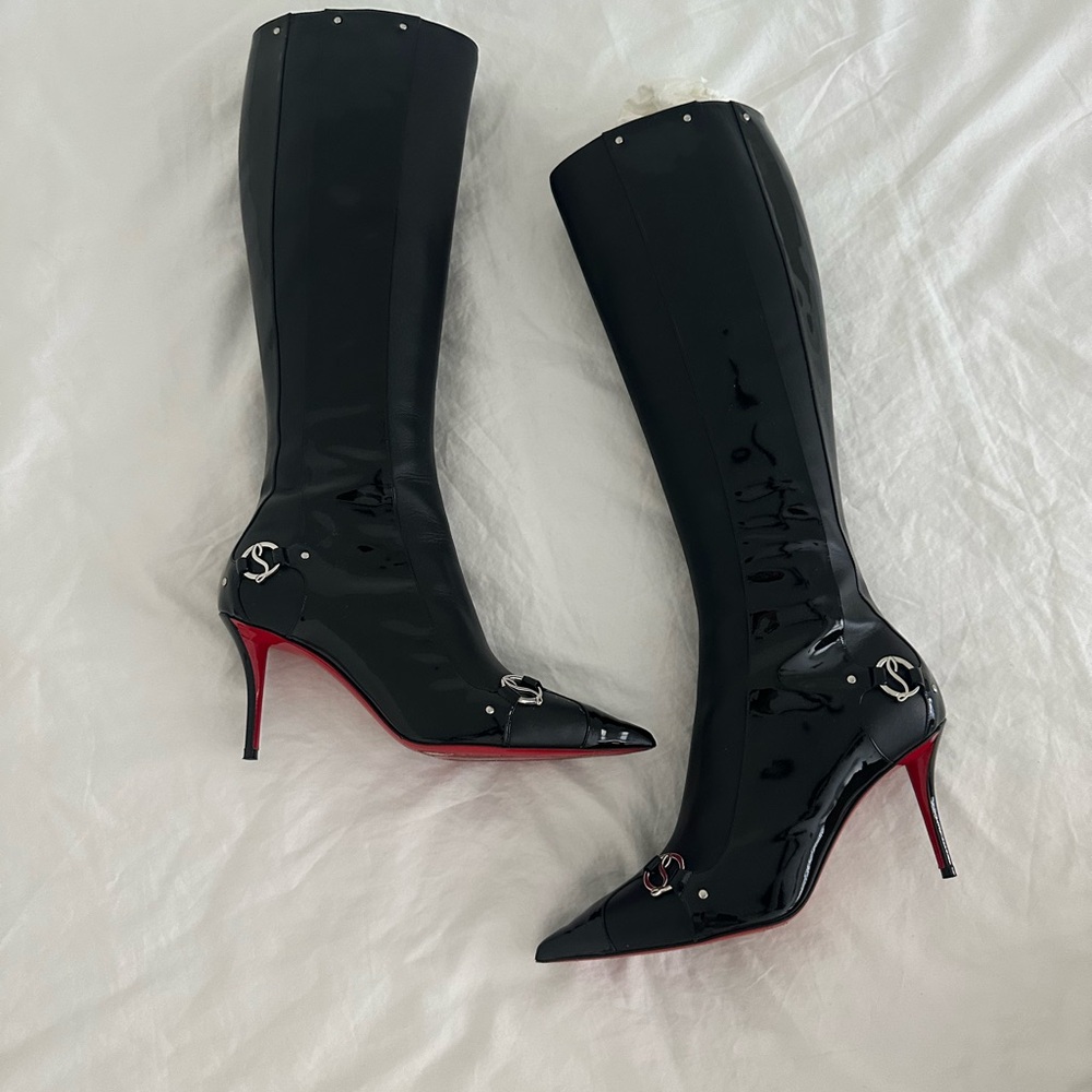 Christian Louboutin CL IN 9OS Botta 80
Black Logo Leather Knee High Heel Boot 38
